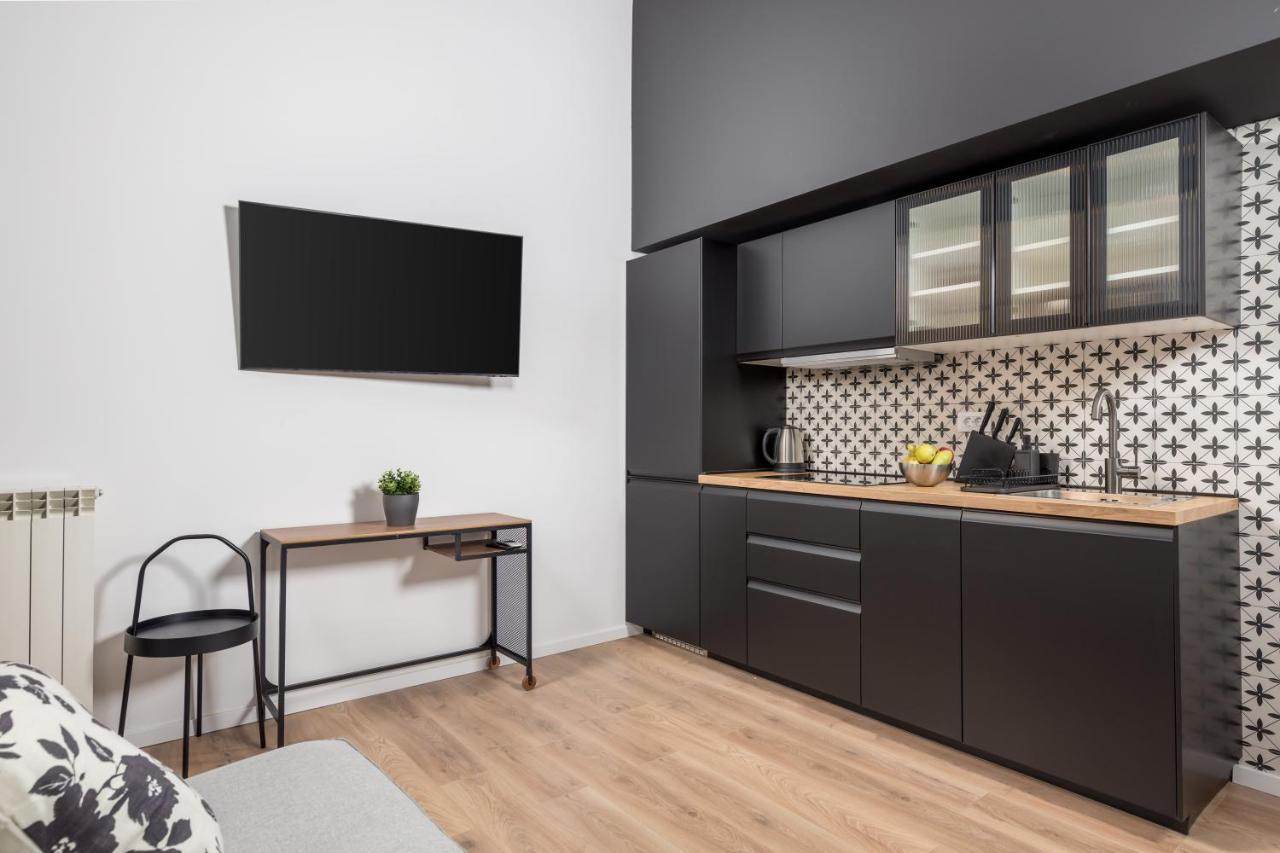 Apartments & Rooms One World Риека Экстерьер фото