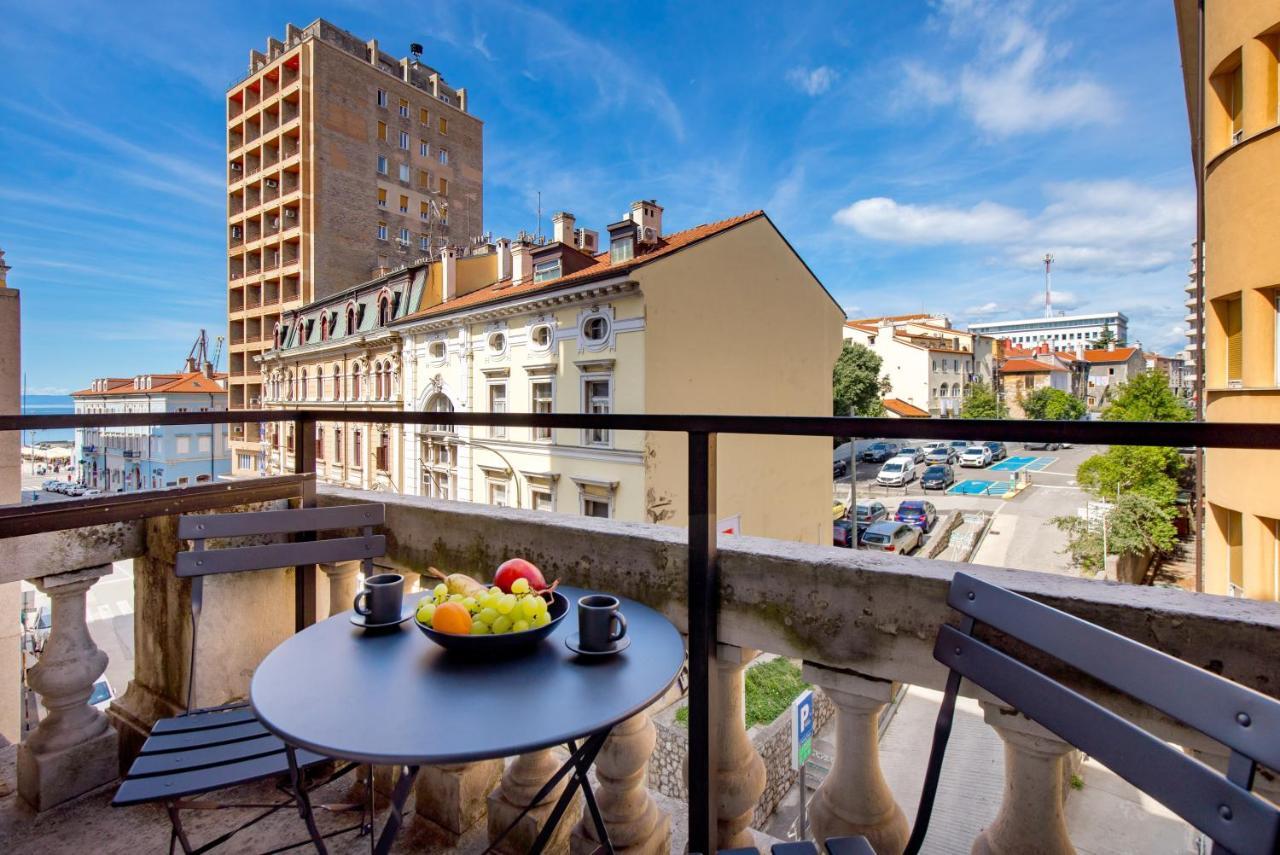 Apartments & Rooms One World Риека Экстерьер фото