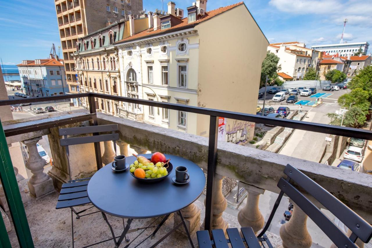 Apartments & Rooms One World Риека Экстерьер фото