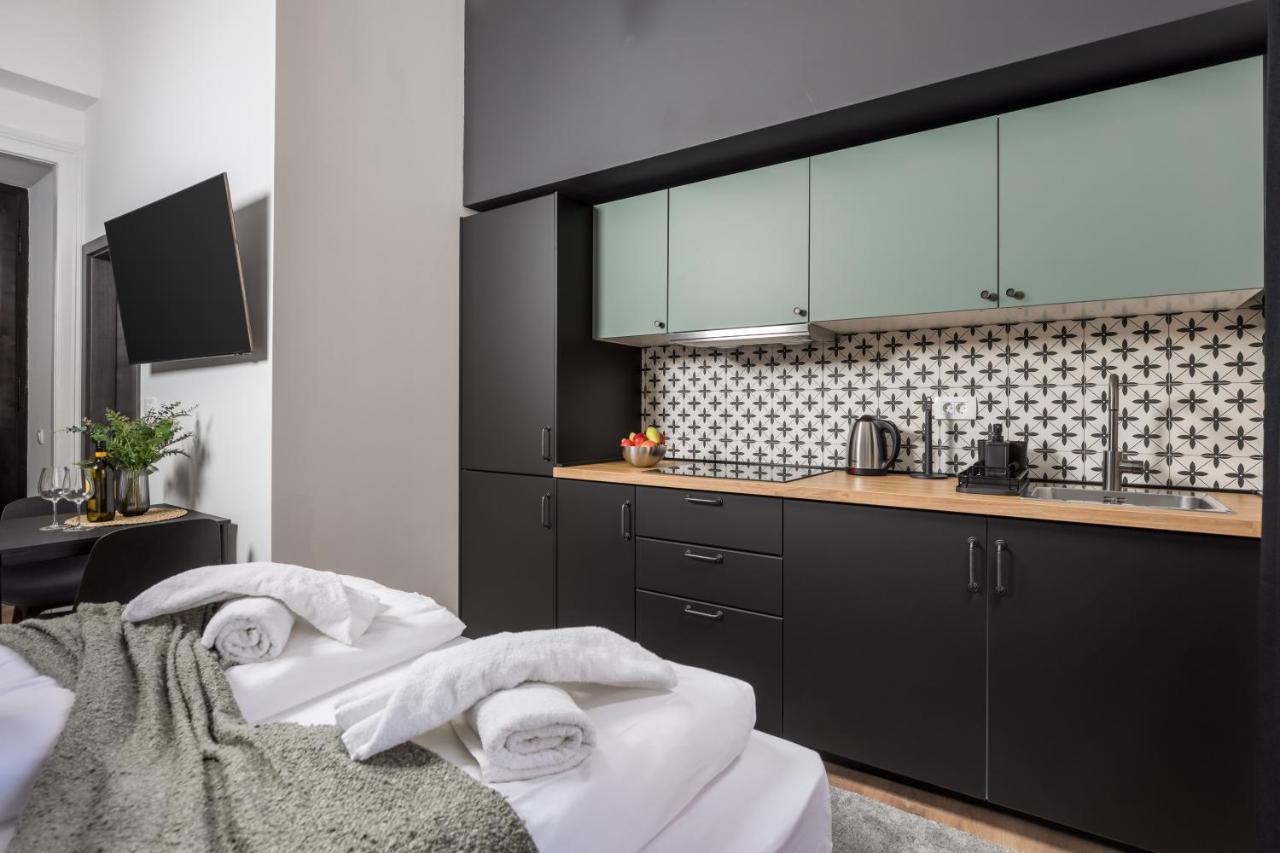 Apartments & Rooms One World Риека Экстерьер фото