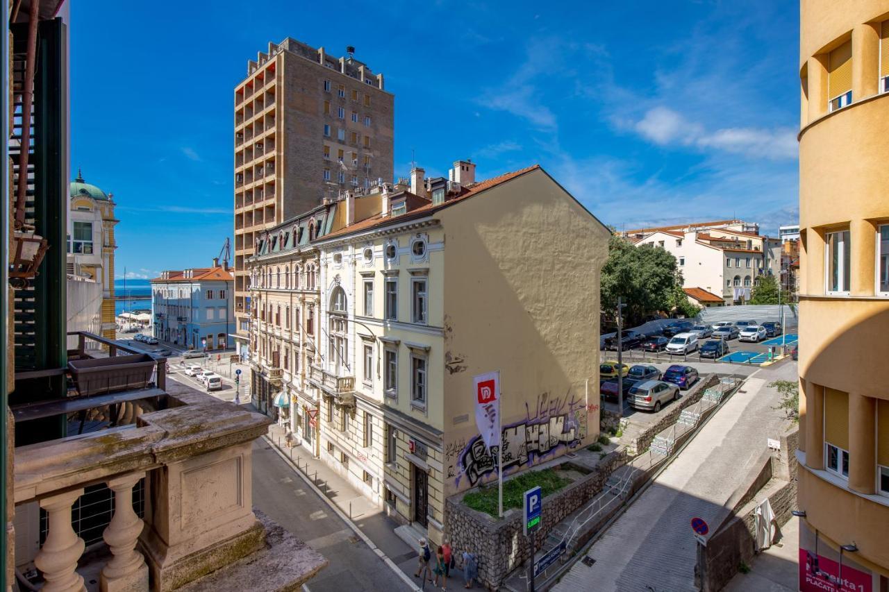 Apartments & Rooms One World Риека Экстерьер фото