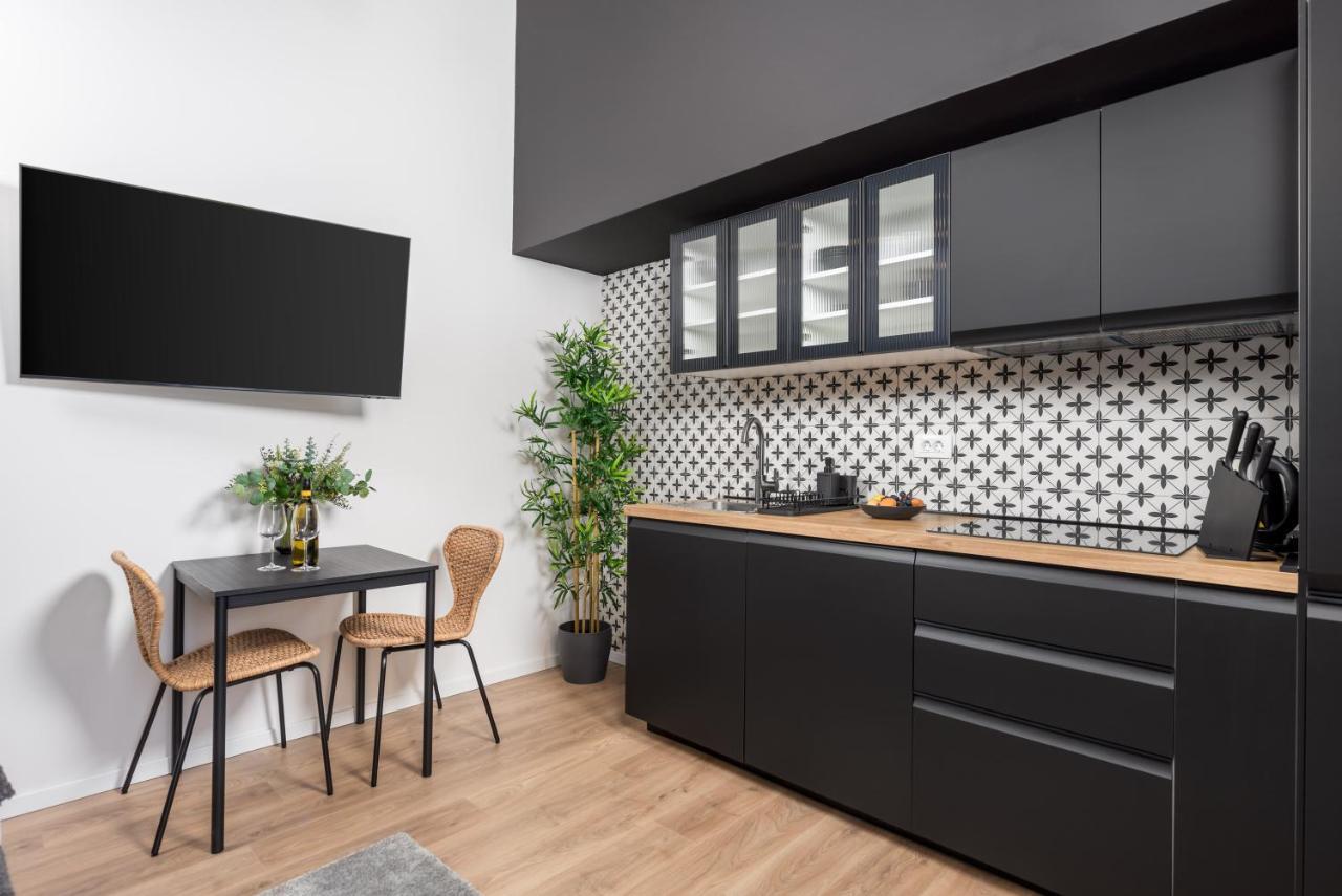 Apartments & Rooms One World Риека Экстерьер фото