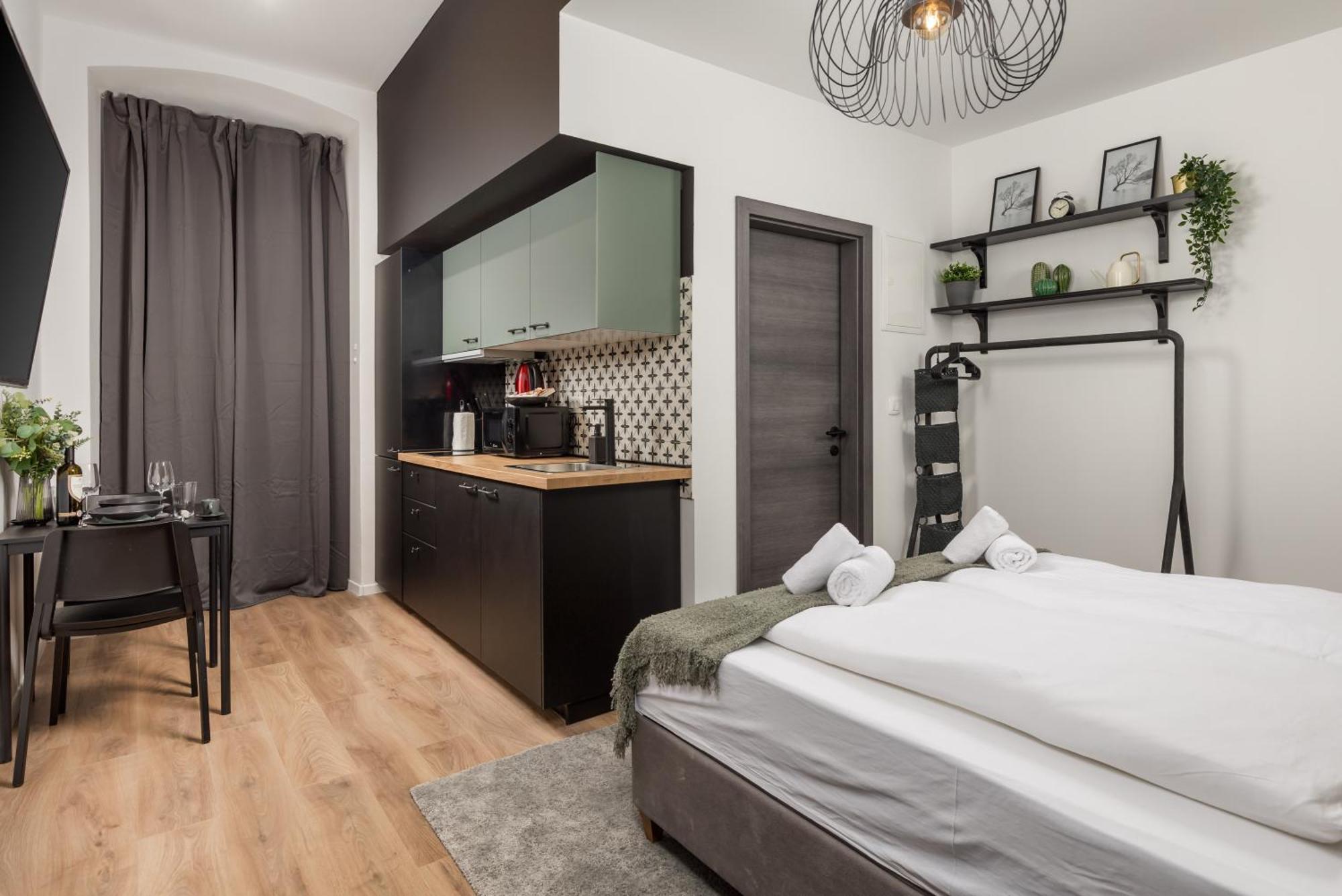 Apartments & Rooms One World Риека Экстерьер фото