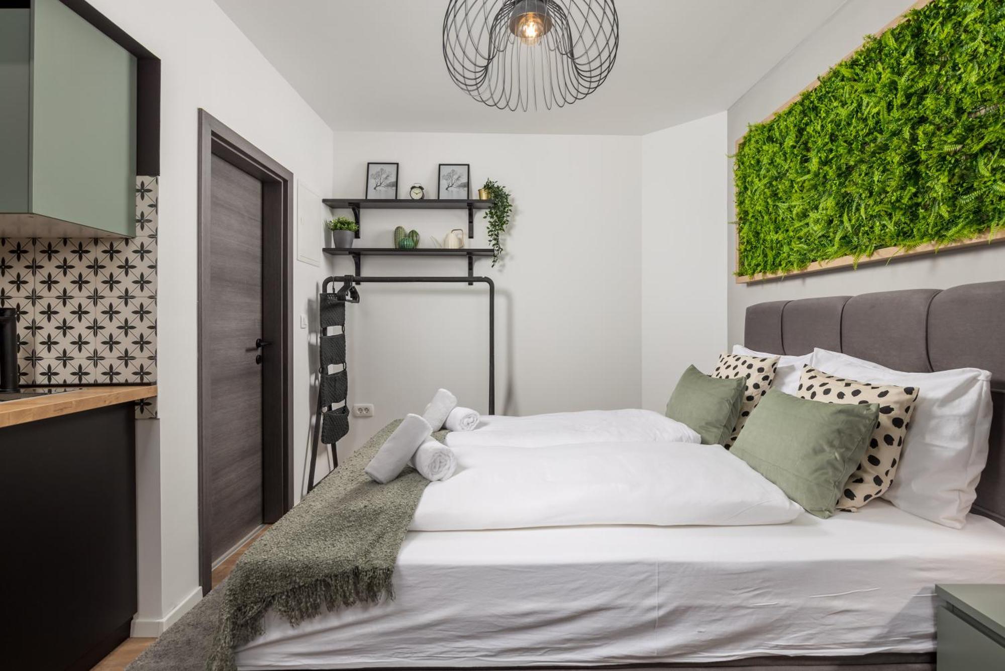Apartments & Rooms One World Риека Экстерьер фото