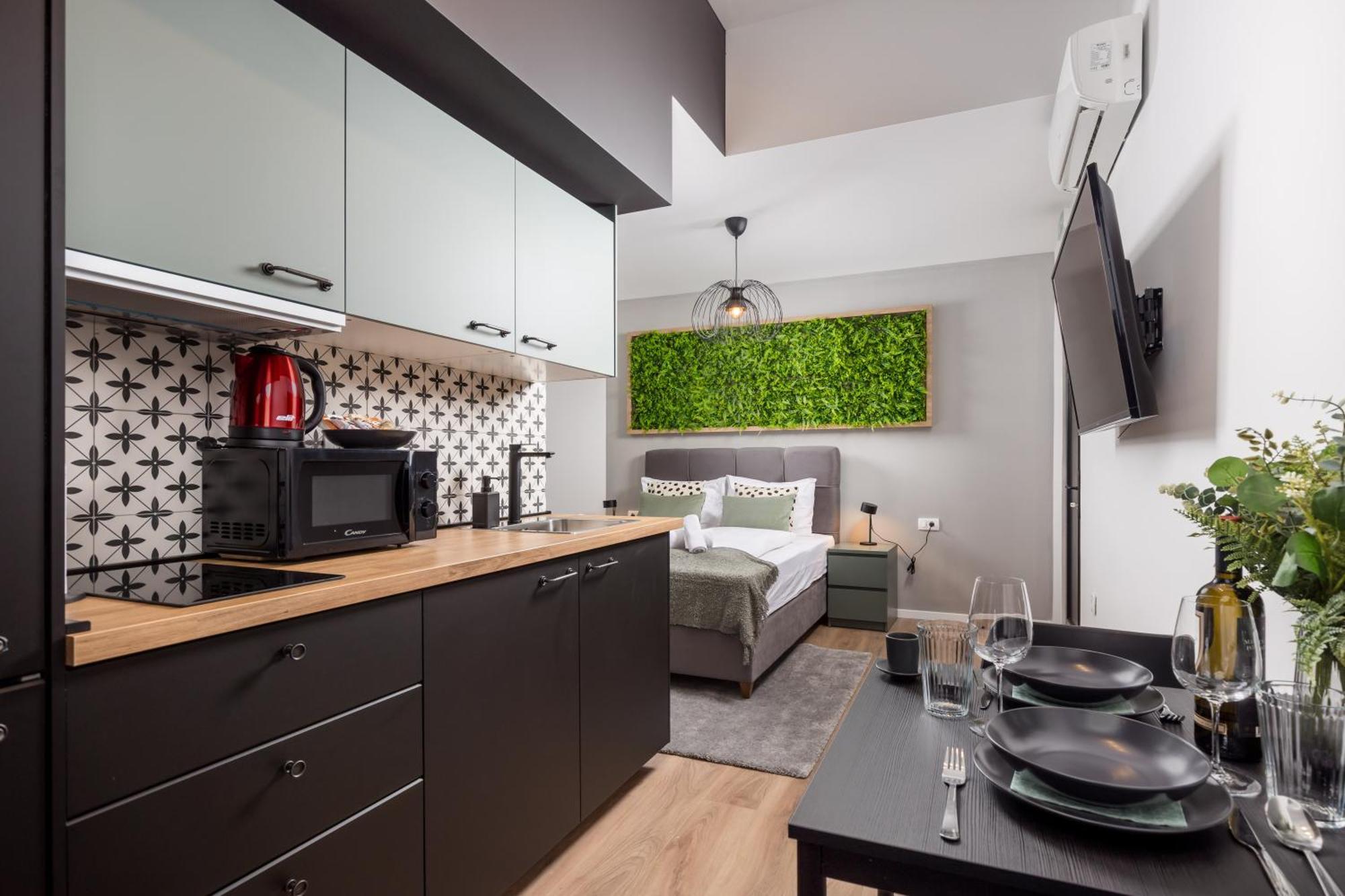 Apartments & Rooms One World Риека Экстерьер фото