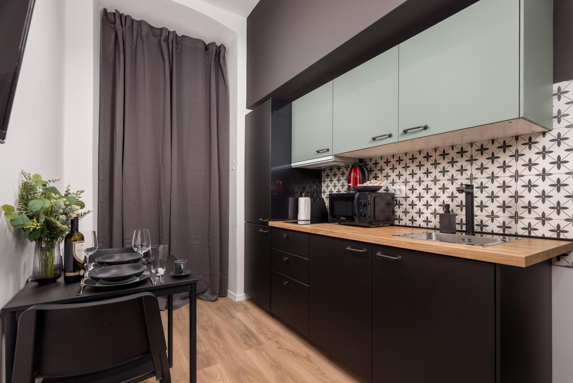 Apartments & Rooms One World Риека Экстерьер фото