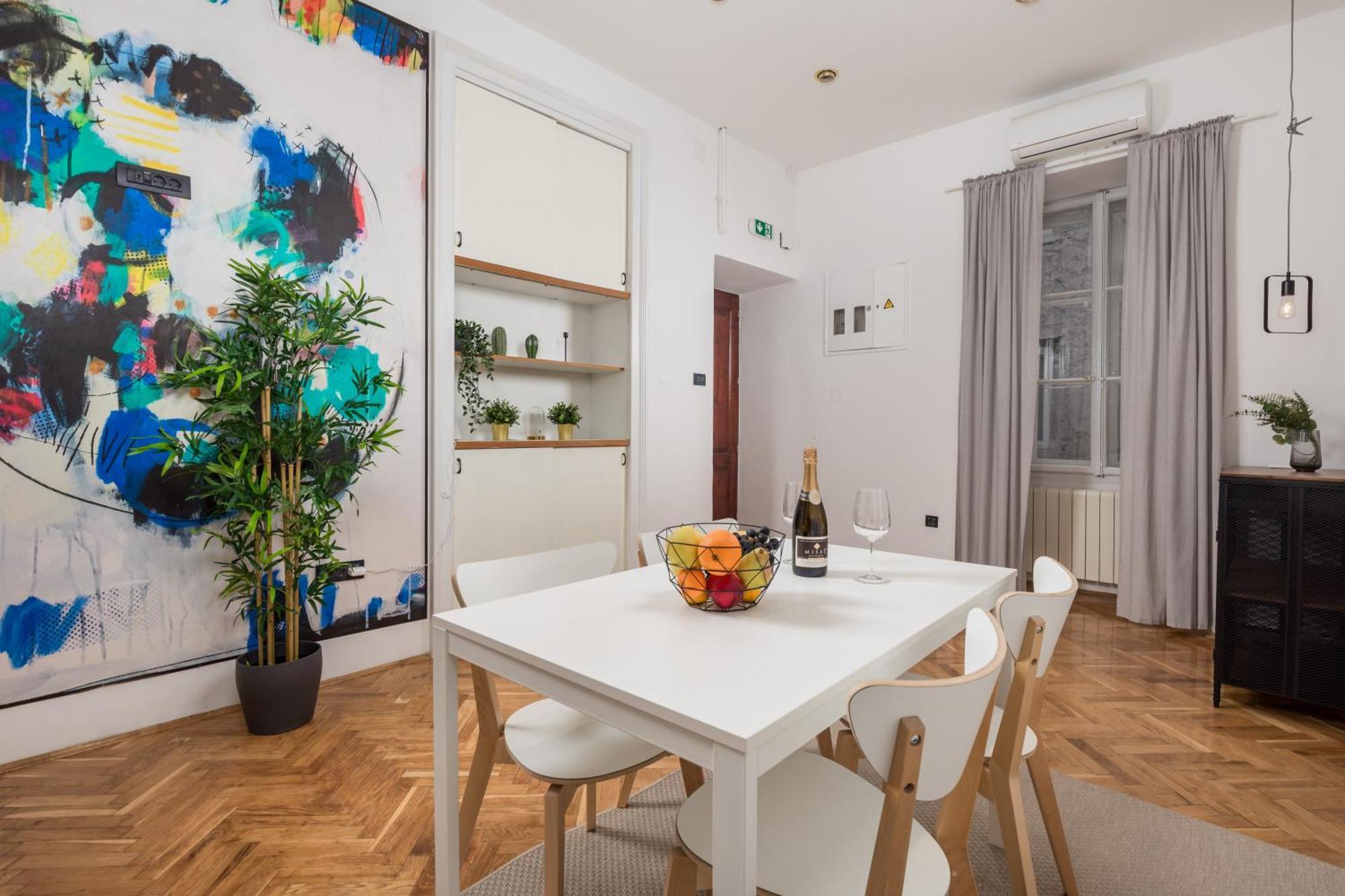 Apartments & Rooms One World Риека Экстерьер фото