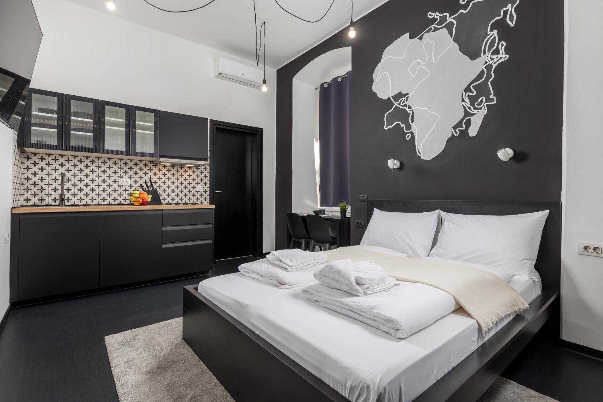 Apartments & Rooms One World Риека Экстерьер фото