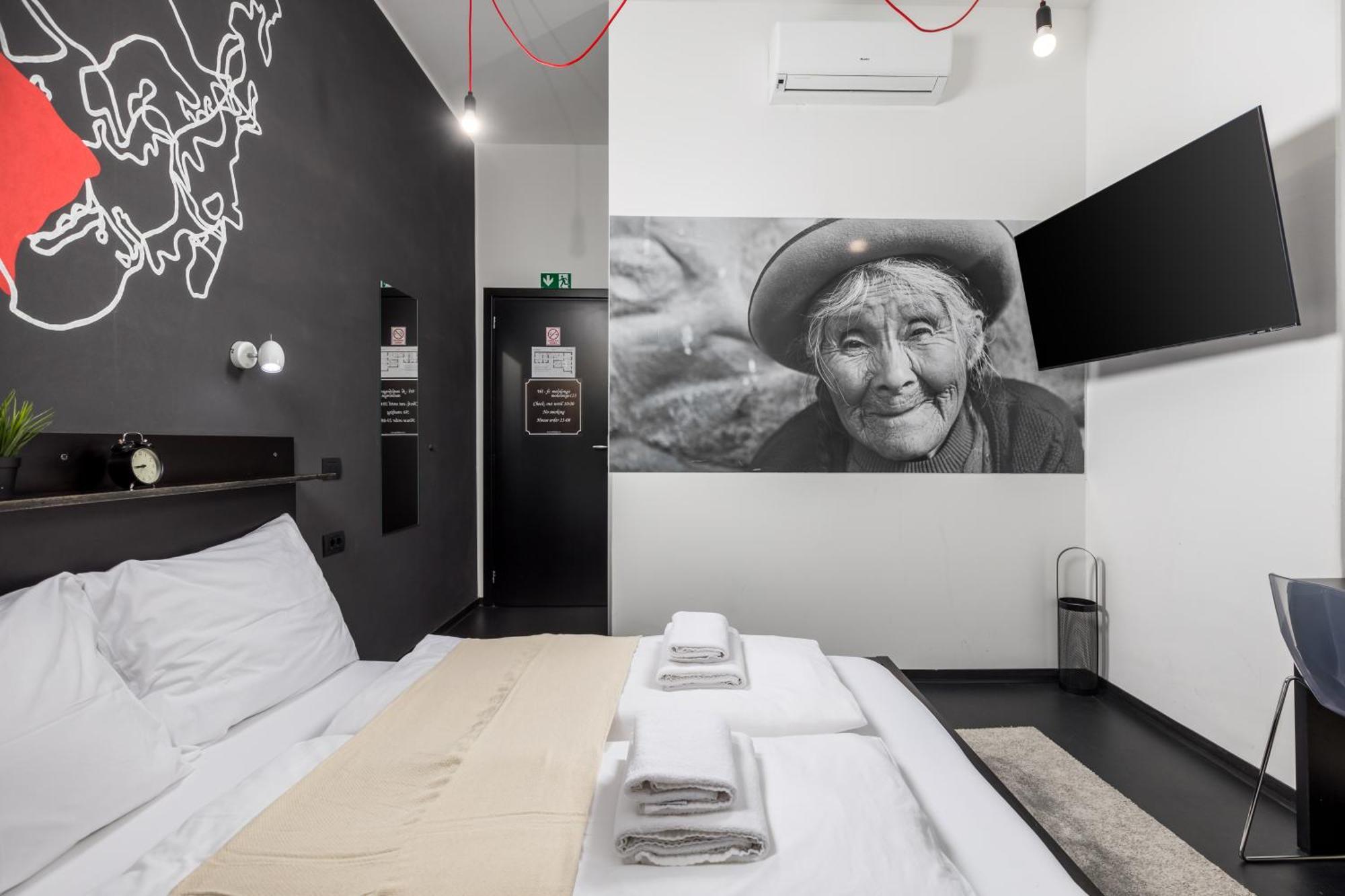 Apartments & Rooms One World Риека Экстерьер фото